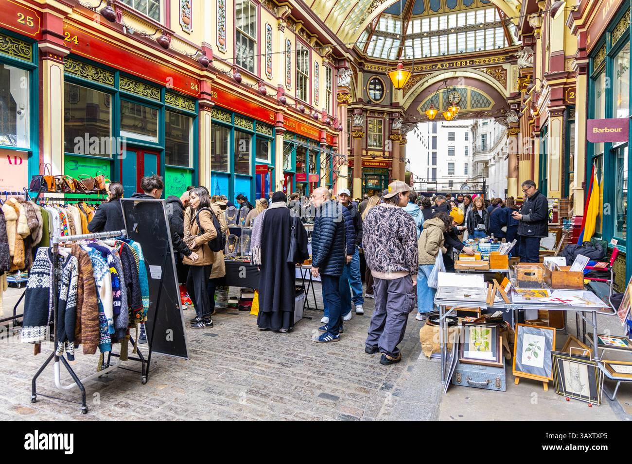 Vintage Furniture & Flea Market al Leadenhall Market, Londra, Inghilterra Foto Stock