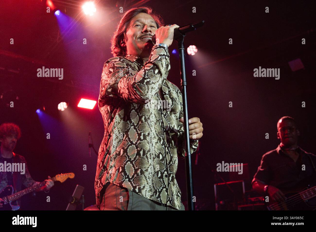 BARCELLONA, ESPAÑA – ABRIL 14. Diego Torres en concierto como parte del 'Mejor que ayer Tour' en Razzmatazz 2 Foto Stock