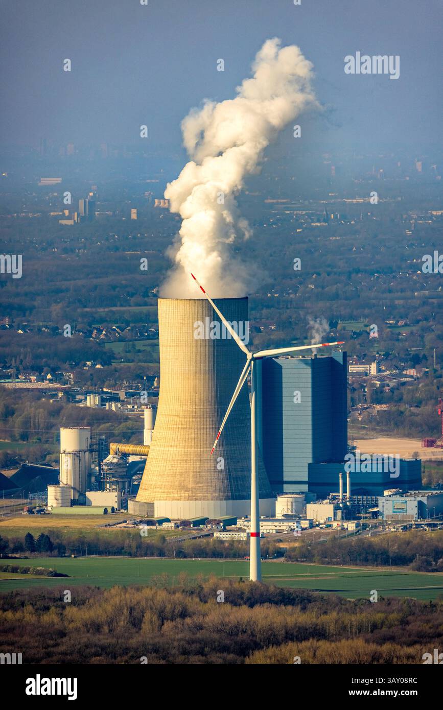 Luftbild, Kraftwerk Datteln 4, Kraftwerksturm, Verbindung alternative Energien, fossile energie, Windkraftwerk, Kohlekraftwerk, Rauch, Dümmer, Datteln, Ruhrgebiet, Nordrhein-Westfalen, Deutschland ACHTUNGxMINDESTHONORARx60xEURO *** Vista aerea, centrale elettrica Datteln 4, torre della centrale elettrica, collegamento di energie alternative, energia fossile, centrale eolica, centrale elettrica a carbone, fumo, Dümmer, Datteln, zona della Ruhr, Renania settentrionale-Vestfalia, Germania ATTENTIONxMINDESTHONORARx60xEURO Foto Stock
