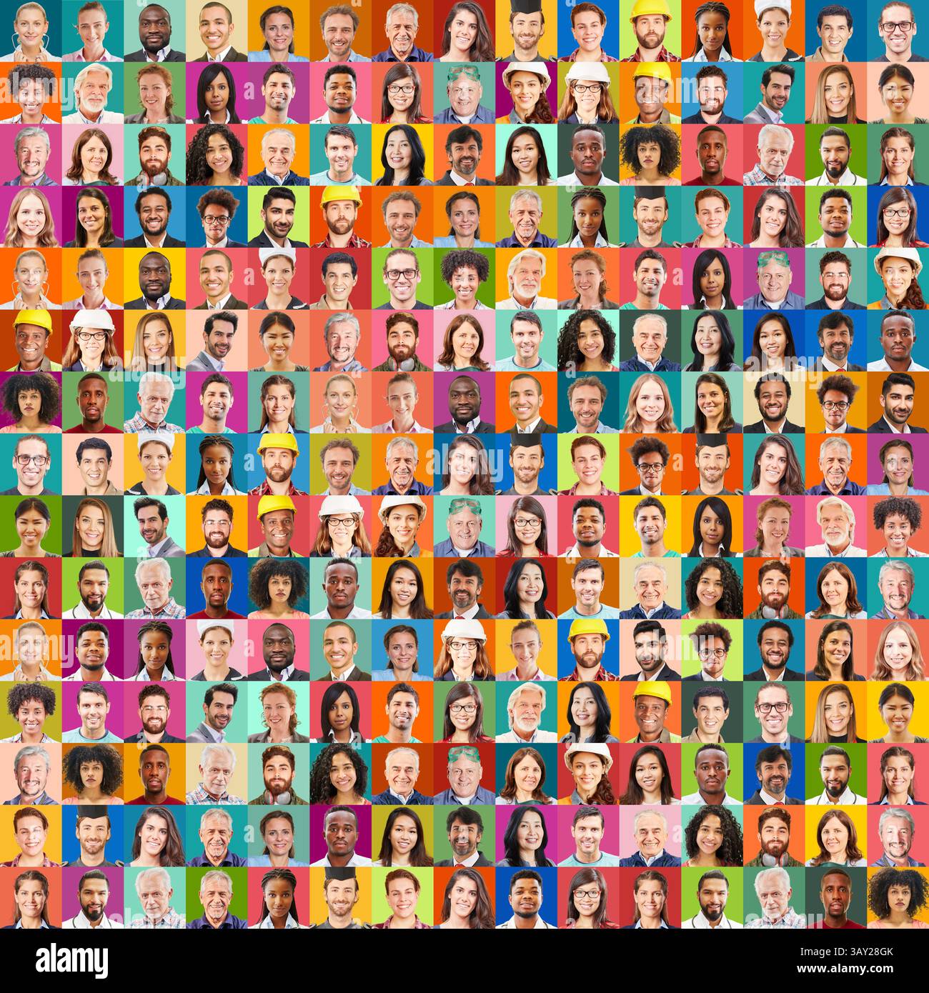 Collage di ritratti di adulti di molte generazioni su sfondi solidi come un quadrato. Foto Stock