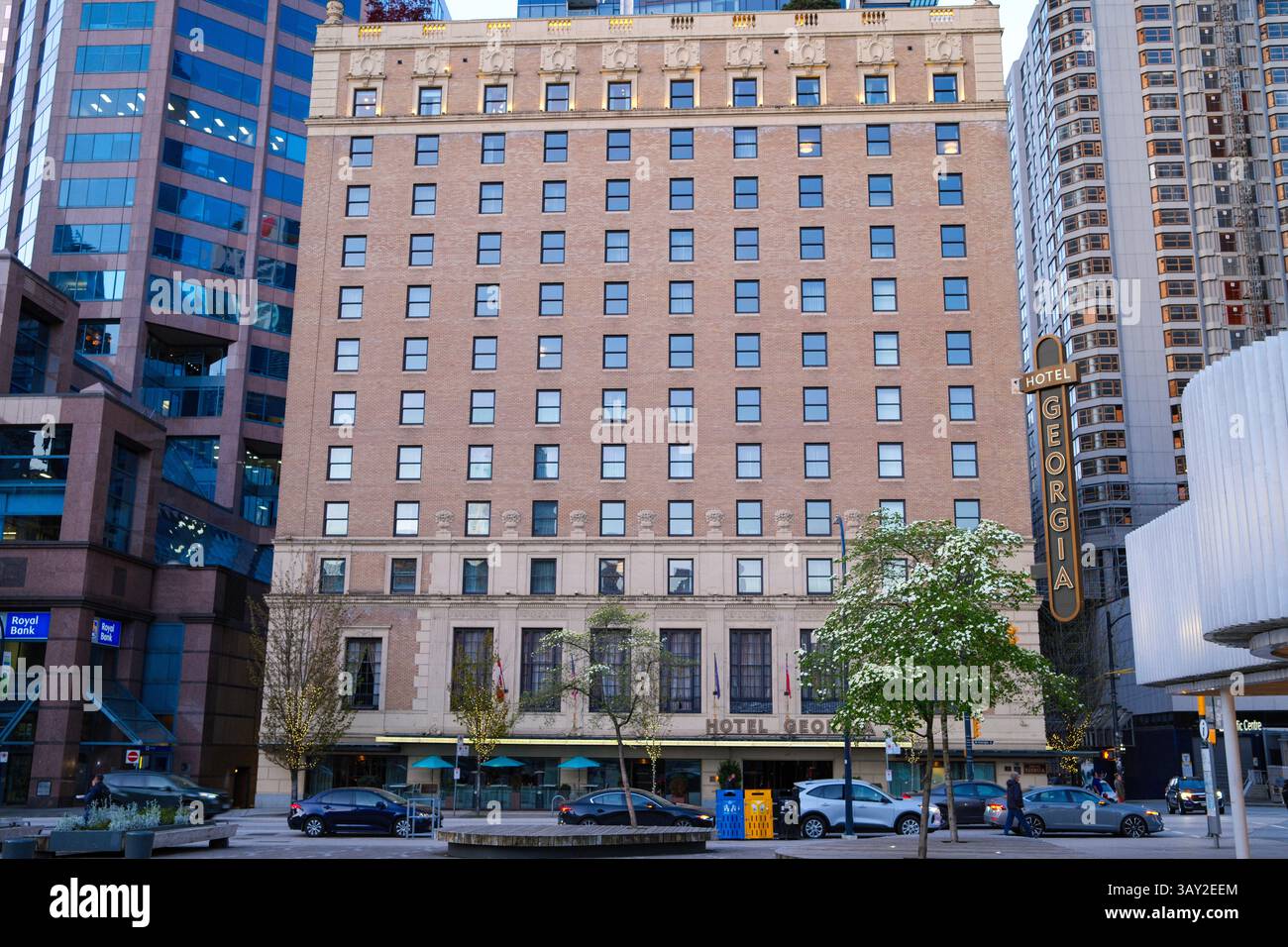 Lo storico Hotel Georgia lungo West Georgia Street nel centro di Vancouver, British Columbia. Foto Stock