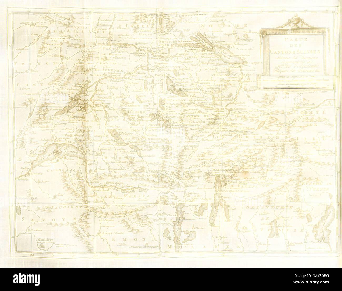 Una mappa dettagliata d'epoca raffigurante varie regioni, fiumi e caratteristiche geografiche, impreziosita da elementi artistici e un cartiglio titolo. Le intricate linee ed etichette permettono di comprendere la topografia dell'area rappresentata. Carta dei cantoni svizzeri, secondo le ultime osservazioni di M. della Royal Academy of Sciences, Mappa della Confederazione svizzera con i suoi cantoni, Fig. 1, p. 9, Histoire universelle depuis le commencement du monde jusqu'à présent, traduite de l'anglois. BD 39. Amsterdam; Lipsia: Arkstée et Merkus, MDCCLXXVII, arte classica con un tocco moderno reinventata da arto Foto Stock