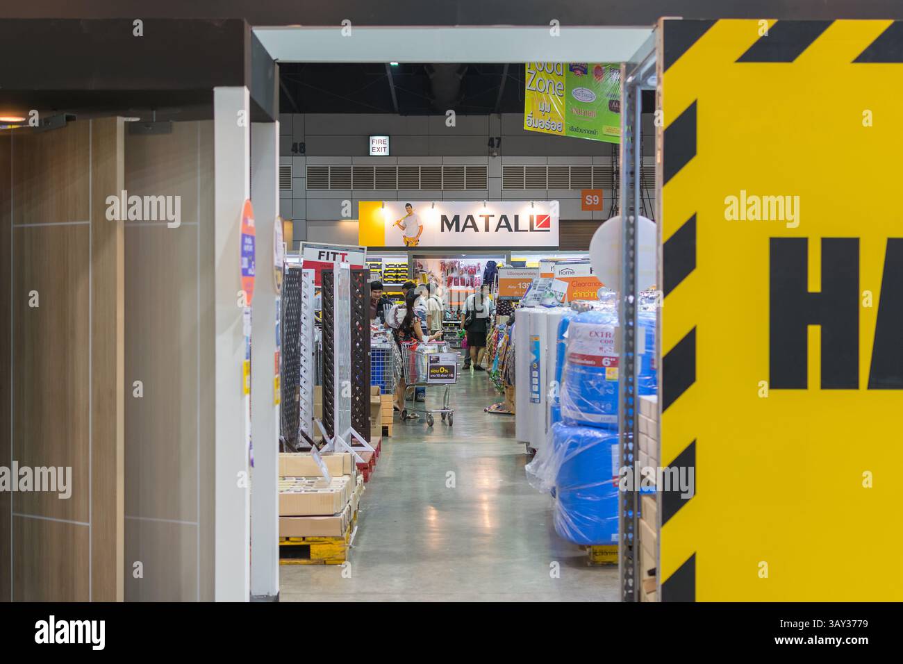 Bangkok, Tailandia - 15 marzo 2016: Sala espositiva home expo e attrezzi hardware per la casa e il giardino a Bangkok Tailandia. Foto Stock