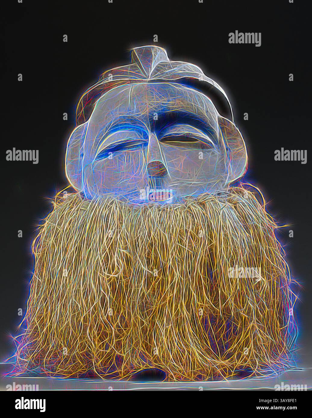 Maschera cerimoniale stilizzata con un volto sereno e una barba prominente fatta di fili testurizzati, trasuda un'aria di significato culturale e artistico. Maschera casco, Kwese, prima metà del XX secolo, legno, pigmento, fibra, 15-3/4 x 18-1/2 x 16 pollici, arte africana, arte classica con un tocco moderno reinventata da Artotop Foto Stock