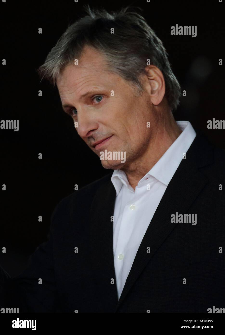 Otober 17, 2016 - Roma, Italia - l'attore britannico VIGGO MORTENSEN sul capretto rosso di ''Captain Fantastic'' durante il Festival del Cinema di Roma 2016. (Immagine di credito: © Evandro Inetti via ZUMA Wire) Foto Stock
