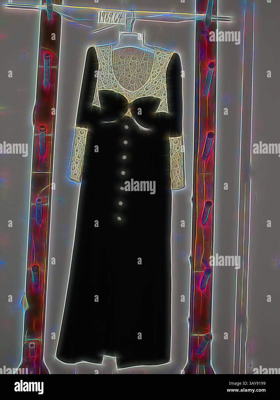Abito vintage con corpetto aderente con intricati dettagli in pizzo e un grande fiocco in vita, elegantemente completato da una gonna lunga e fluida e dettagli con bottoni. Abito da sera, Hubert de Givenchy, Designer (francese, 1927-2018), Givenchy, Design House (francese), 1985, Silk Gazar, L:56 pollici, Textile and Fashion Arts, arte classica con un tocco moderno reinventata da Artotop Foto Stock