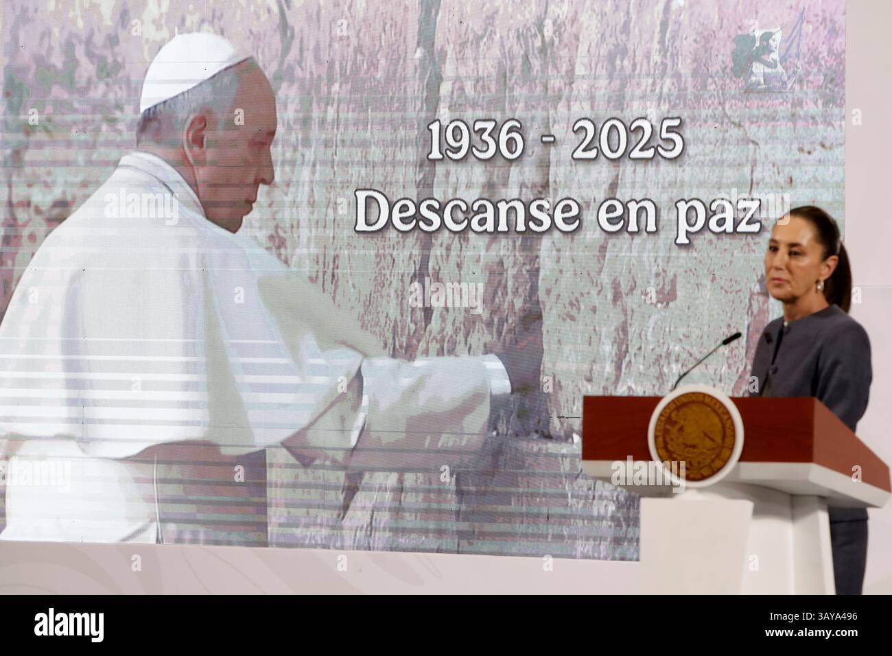 Città del Messico, Messico. 22 aprile 2025. Il presidente messicano Claudia Sheinbaum Pardo ha annunciato, durante una conferenza stampa, che il ministro dell'interno Rosa Icela Rodriguez rappresenterà il governo messicano ai funerali di Stato di Papa Francesco. Il 22 aprile 2025 a città del Messico, Messico. (Foto di Luis Barron/ credito: Eyepix Group/Alamy Live News Foto Stock