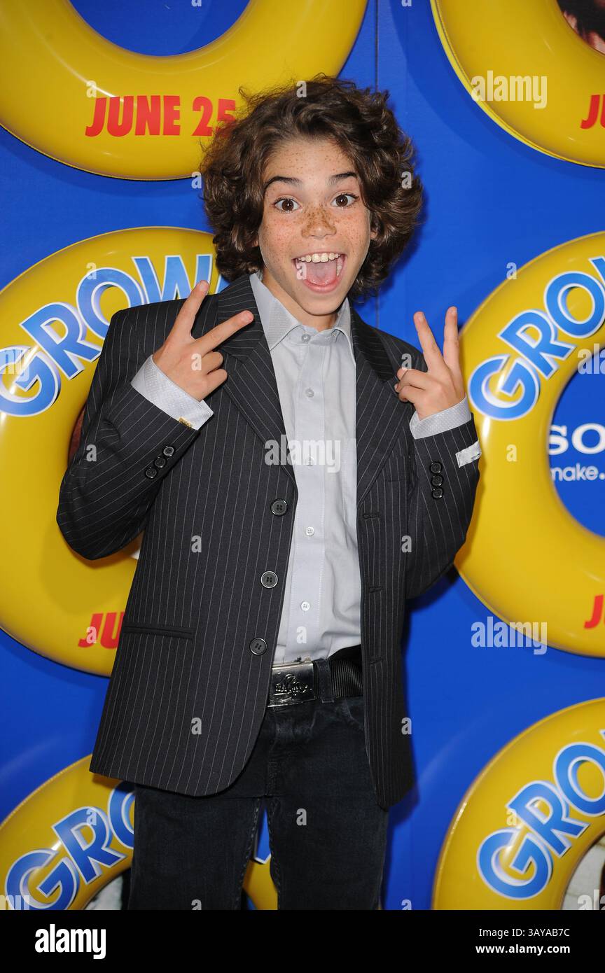 23 giugno 2010 - New York, New York, USA - . . . . . 23 giugno 2010, New York City Cameron Boyce alla prima di "Grown UPS" al teatro Ziegfeld il 23 giugno 2010 a New York City (immagine di credito: © Sharkpixs/ZUMApress.com) Foto Stock