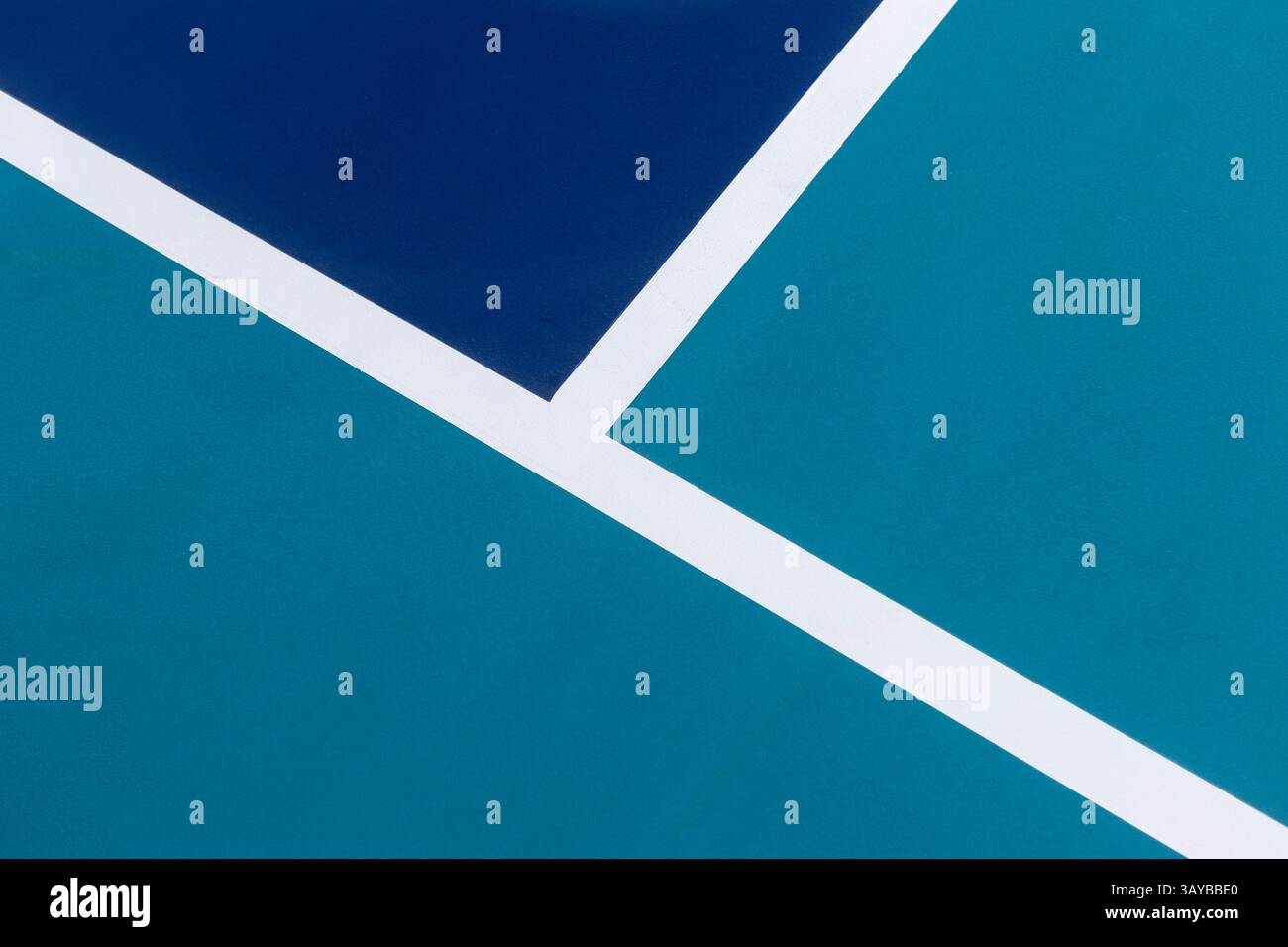 Campo da picnic, paddle tennis e tennis blu. Concetto di competizione di tennis. Poster sportivo orizzontale, biglietti di auguri, intestazioni, sito Web Foto Stock