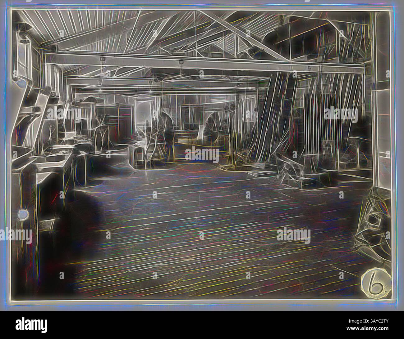 Gli spaziosi interni sfoggiano una miscela di forme astratte e ombre, con travi e pavimenti in legno che creano un motivo ritmico in tutta la scena. Vari oggetti sono disposti con cura, contribuendo a creare un ambiente artistico., Fotografia, Electrician Workshop, Abbotsford, 1938 circa, fotografia in bianco e nero dell'officina di elettricisti presso lo stabilimento Kodak Australasia Pty Ltd di Abbotsford, circa 1938. Sono presenti due operai, uno è probabilmente Bert Talbot. Parte di un gruppo di fotografie in bianco e nero che raffigurano i reparti di manutenzione e le viste della fabbrica della Kodak Australasia Pty Ltd Foto Stock