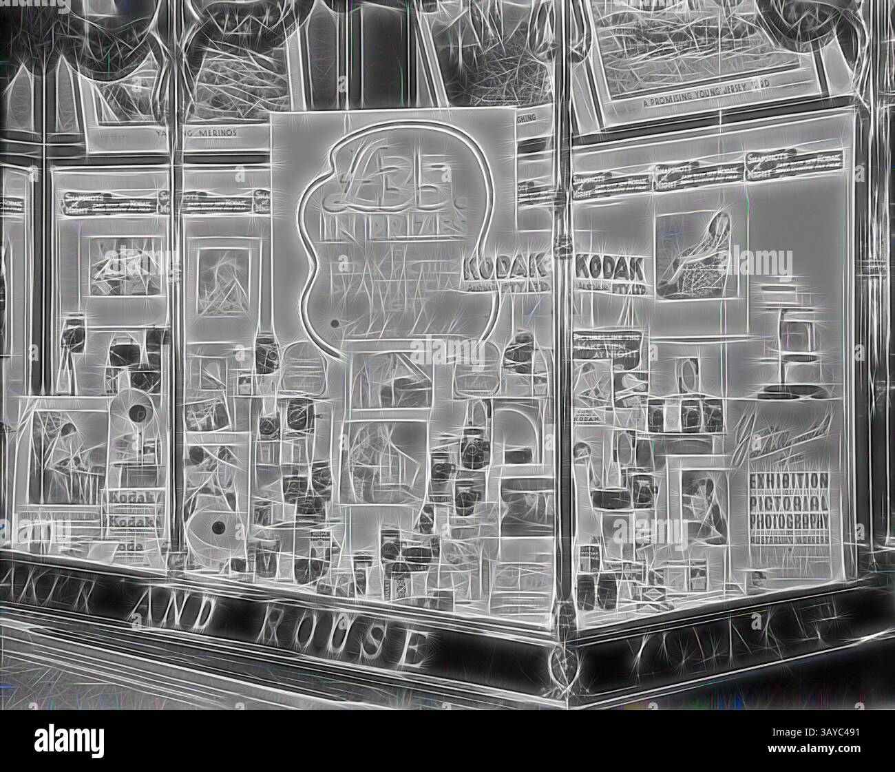 Una vetrina che mostra una varietà di materiali fotografici e stampe, con prodotti Kodak. La disposizione mette in evidenza elementi artistici e segnaletica promozionale, creando un'intrigante narrazione visiva sulla fotografia., Glass negative, Shopfront display, "Snapshots at Night", George St, Sydney, 1933-1936, bianco e nero, 1/4 lastre di vetro negativo della vetrina del negozio presso la filiale di Kodak di Sydney al 379-381 George Street, circa 1933-1936. La promozione è per Kodak Supersensitive Panchromatic Film, e include fotocamere e prodotti cinematografici, oltre a promozioni per una fotografia Foto Stock