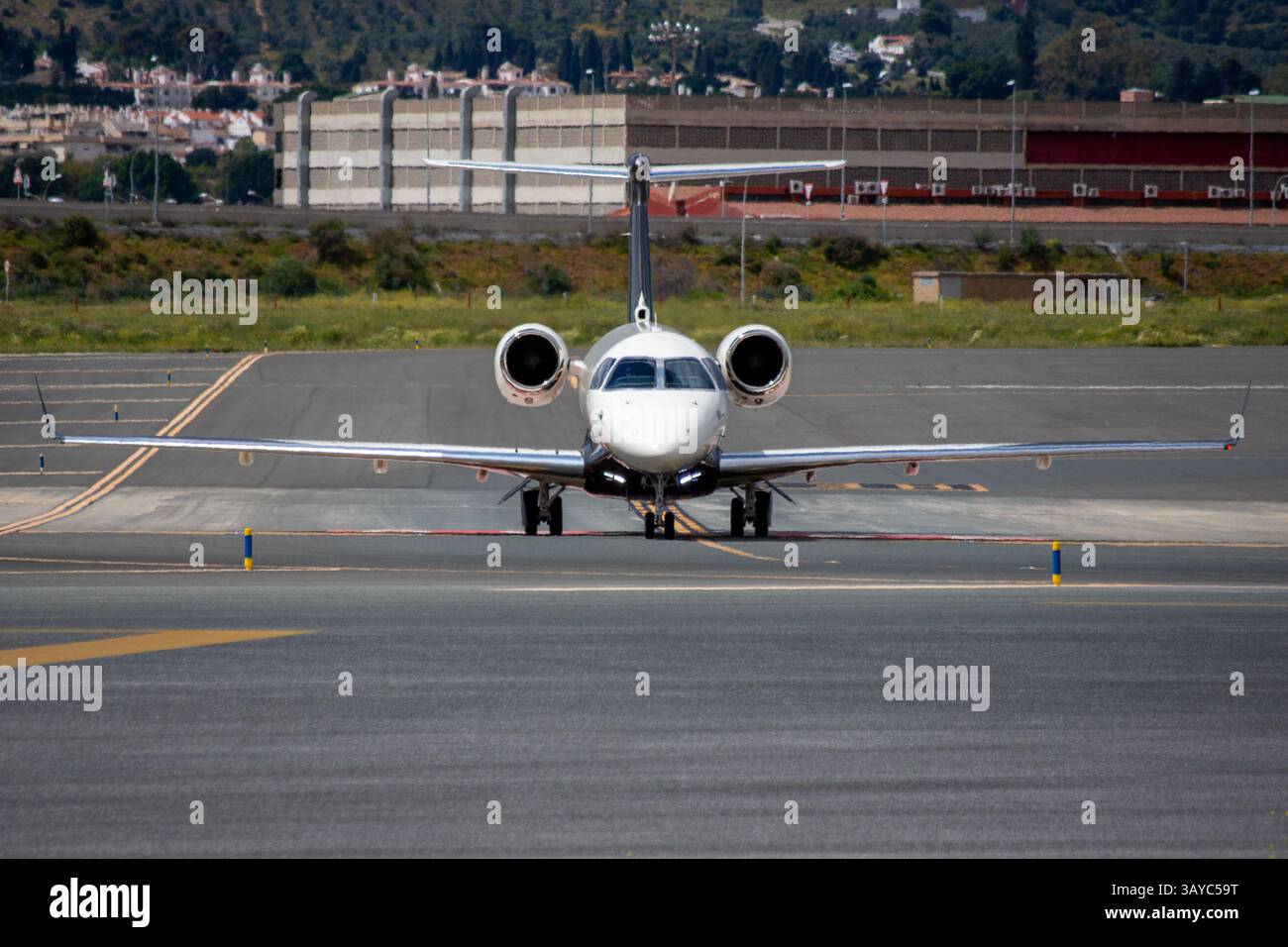 Flexjet Operations Embraer Legacy 500 di Malta presso l'aeroporto di Malaga. Foto Stock