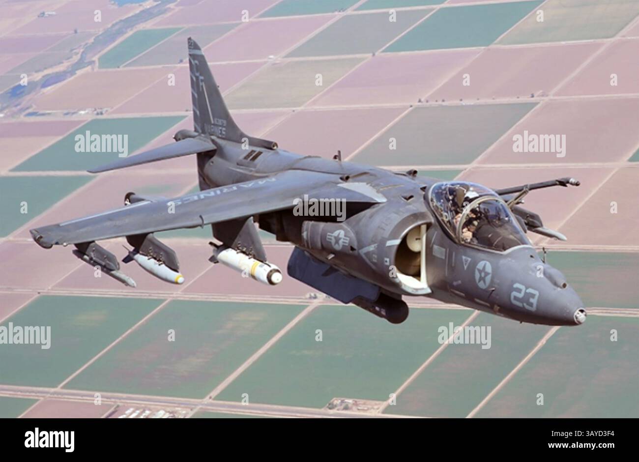 AVRO AV-8B HARRIER II dello US Marine Attack Squadron 211, 3rd Marine Aircraft Wing, nel 2015. Foto: Lance Cpl. Michael Thorn Foto Stock