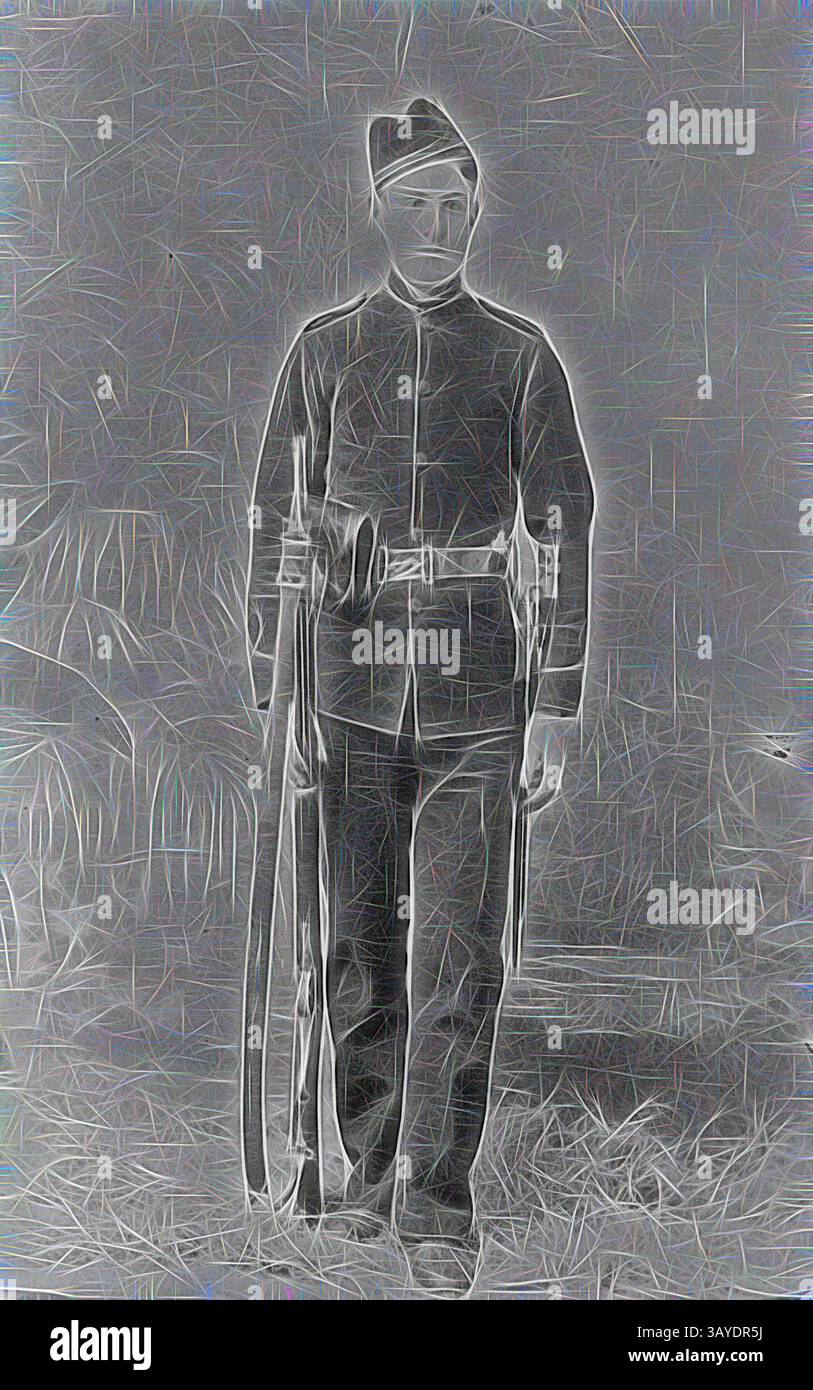 Un soldato in uniforme si muove volutamente, tenendo un fucile, incarnando un senso di dovere e determinazione sullo sfondo di alte erbe., negativo - soldato, Ballarat, Victoria, circa 1890, il soldato sarebbe stato un membro di una delle forze militari coloniali di Victoria, arte classica con un tocco moderno reinventata da Artotop Foto Stock