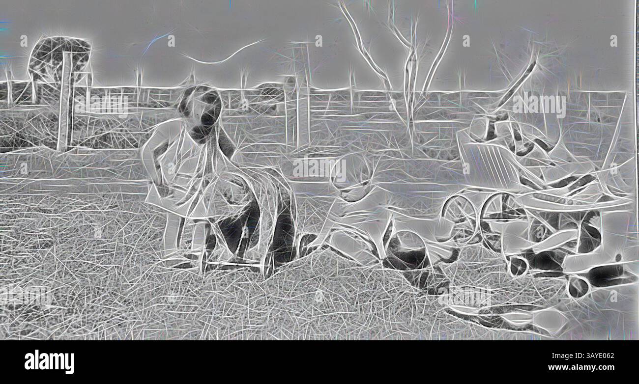 I bambini giocano in un'area erbosa, impegnati in attività che comportano la costruzione e l'esplorazione dei dintorni. Nelle vicinanze, ci sono vari oggetti come una sedia e altri oggetti che suggeriscono un ambiente giocoso. La scena cattura un senso di curiosità e gioia nelle attività infantili. Negativo - Euston District, New South Wales, circa 1925, due bambini piccoli che giocano con i giocattoli sulla stazione di Prill Park. Il bambino sulla sinistra gioca con un orsacchiotto montato su ruote, mentre altri giocattoli sono impilati sulla destra. Arte classica con un tocco moderno reinventata da Artotop Foto Stock