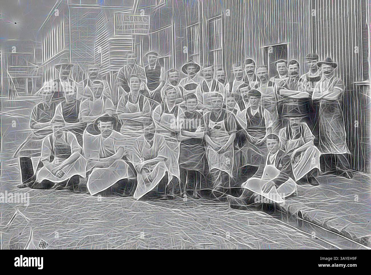 Un grande gruppo di lavoratori si riunisce, mostrando un mix di espressioni orgogliose e cameratismo. Sono vestiti in uniforme, suggerendo un'occupazione o un commercio condiviso, con uno sfondo di edifici industriali che accennano a un ambiente di lavoro vivace., negativo - Ballarat, Victoria, 1901, lavoratori fuori dalla fabbrica di Wilson & Company, produttori di stivali., arte classica con un tocco moderno reinventato da Artotop Foto Stock