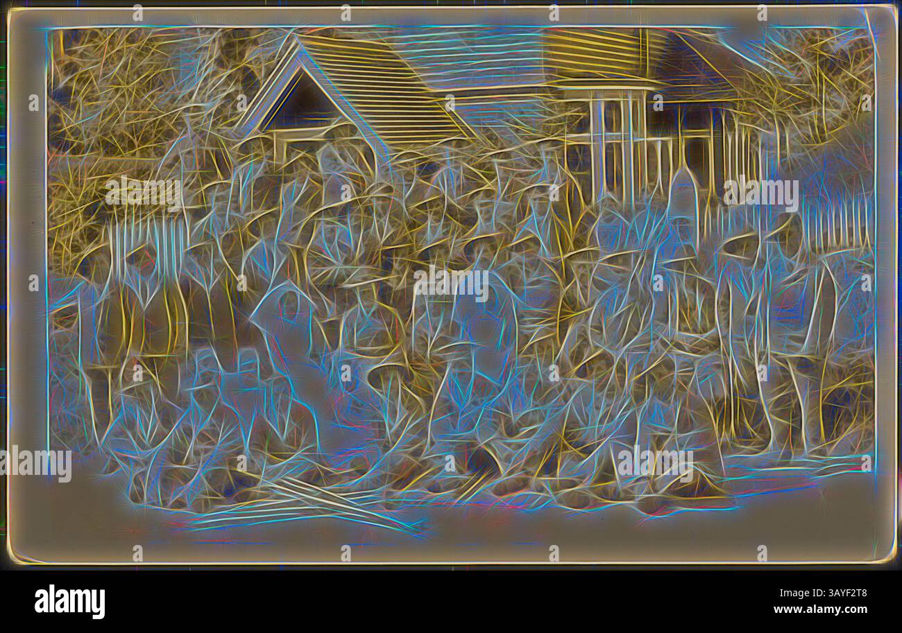 Un grande raduno di persone pone di fronte a un edificio, con alcuni seduti e altri in piedi. La scena è piena di numerosi individui vestiti con abiti storici, creando un senso di comunità e di scopo condiviso, con particolare attenzione alle interazioni tra il gruppo., Digital Image - Photograph, Patients & Nurses, World War i, 1915-1919, Digital image of a Photograph printed on a cartolina backing, raffigurante pazienti e infermieri, World War i, 1915-1918. Probabilmente include Harry Cousland. Parte di una raccolta di materiale relativo al servizio militare della prima guerra mondiale di Hans Harry Cousland Foto Stock