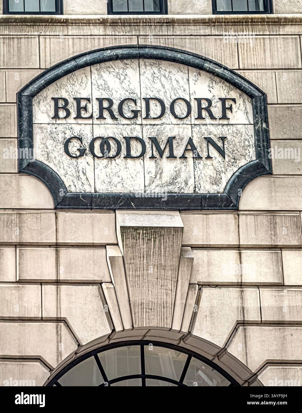 Grandi magazzini Bergdorf Goodman, esterno dell'edificio, New York City, New York, Stati Uniti Foto Stock