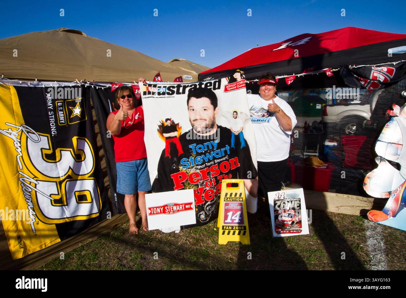Daytona Beach, FL - 18 febbraio 2010: I fan si divertono mentre guardano gli eventi in pista nei giorni precedenti alla Daytona 500 (immagine di credito: © ASP/Cal Sport Media/ZUMAPRESS.com) Foto Stock
