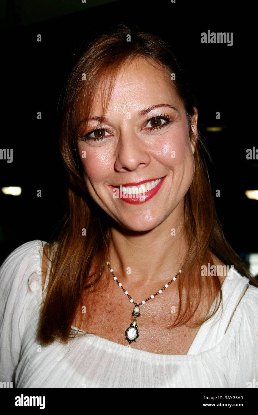 12 giugno 2005 - New York, New York, Stati Uniti - K43669ML.THE DOROUGH LUPUS FOUNDATION E E.L.F. COSMETICS BENEFIT BOWLING TOURNAMENT PRESSO AMF CHELSEA PIER LANE, NEW YORK New York 06-12-2005. - POLLYANNA DOROUGH (immagine di credito: © Mitchell Levy/Globe Photos/ZUMAPRESS.com) Foto Stock 12 giugno 2005 - New York, New York, Stati Uniti - K43669ML.THE DOROUGH LUPUS FOUNDATION E E.L.F. COSMETICS BENEFIT BOWLING TOURNAMENT PRESSO AMF CHELSEA PIER LANE, NEW YORK New York 06-12-2005. - POLLYANNA DOROUGH (immagine di credito: © Mitchell Levy/Globe Photos/ZUMAPRESS.com) Foto Stock