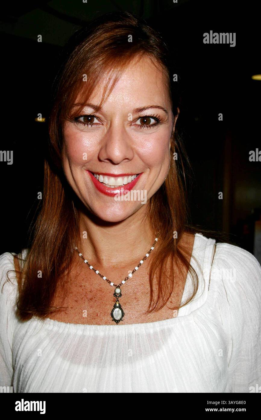 12 giugno 2005 - New York, New York, Stati Uniti - K43669ML.THE DOROUGH LUPUS FOUNDATION E E.L.F. COSMETICS BENEFIT BOWLING TOURNAMENT PRESSO AMF CHELSEA PIER LANE, NEW YORK New York 06-12-2005. - POLLYANNA DOROUGH (immagine di credito: © Mitchell Levy/Globe Photos/ZUMAPRESS.com) Foto Stock 12 giugno 2005 - New York, New York, Stati Uniti - K43669ML.THE DOROUGH LUPUS FOUNDATION E E.L.F. COSMETICS BENEFIT BOWLING TOURNAMENT PRESSO AMF CHELSEA PIER LANE, NEW YORK New York 06-12-2005. - POLLYANNA DOROUGH (immagine di credito: © Mitchell Levy/Globe Photos/ZUMAPRESS.com) Foto Stock