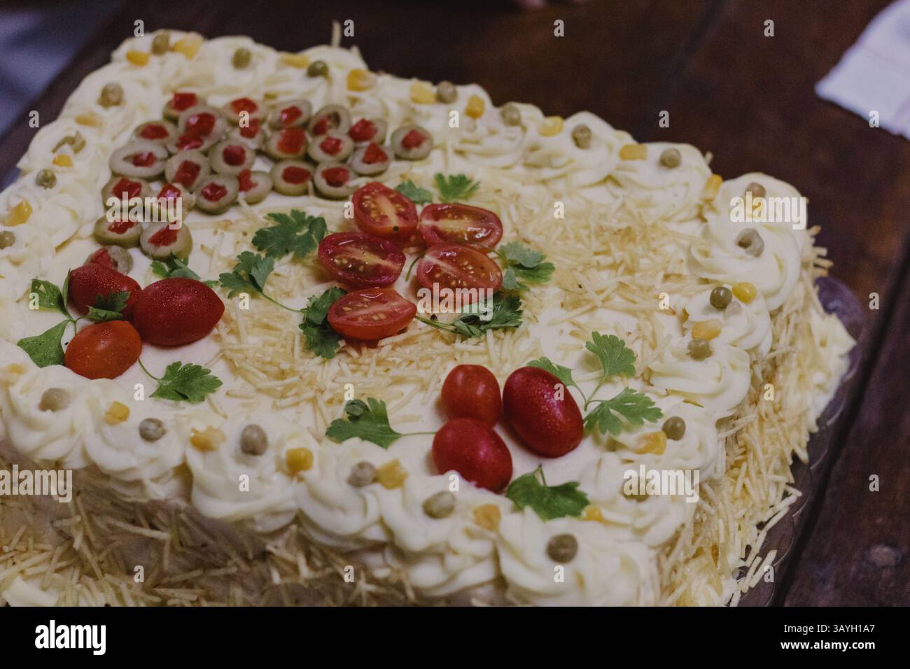 Torta decorativa salata con verdure Foto Stock