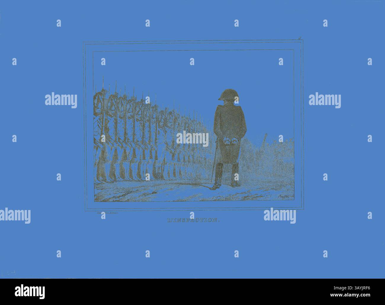 Una figura dominante si erge con le mani agganciate dietro la schiena, osservando una linea disciplinata di soldati all'attenzione. L'atmosfera trasmette un senso di autorità e ordine militare, in uno sfondo vivace e contrastante. The Inspection, 1833, Denis Auguste Marie Raffet (francese, 1804-1860), stampato da Chez Gihaut Frères (francese, XIX secolo), Francia, litografia in nero su carta avorio, 132 x 208 mm (immagine), 286 x 397 mm (foglio) Arte classica con un tocco moderno reinventata da Artotop Foto Stock