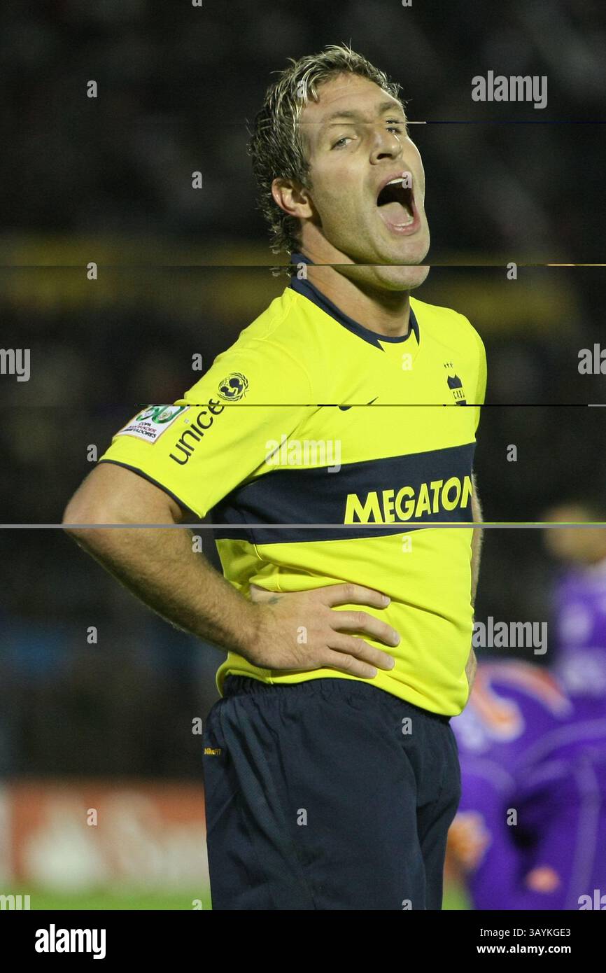 14 maggio 2009: L'attaccante del Boca Juniors Martin Palermo dopo aver perso un gol durante la partita che ha chiuso Defensor Sporting (URY) 2 Boca Juniors (ARG) 2 durante la partita Copa Santander Libertadores al Centenario Stadium di Montevideo, Uruguay (URY). Sebastian Castillos/CSM Foto Stock