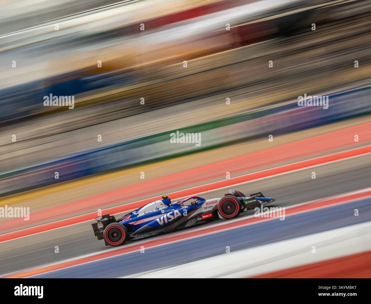 Yuki Tsunoda di RB Visa Cash App ha visto Circuit of the Americas, Austin, Texas il 18 ottobre 2024 durante le prove per il Gran Premio di Formula 1 degli Stati Uniti. Foto Stock