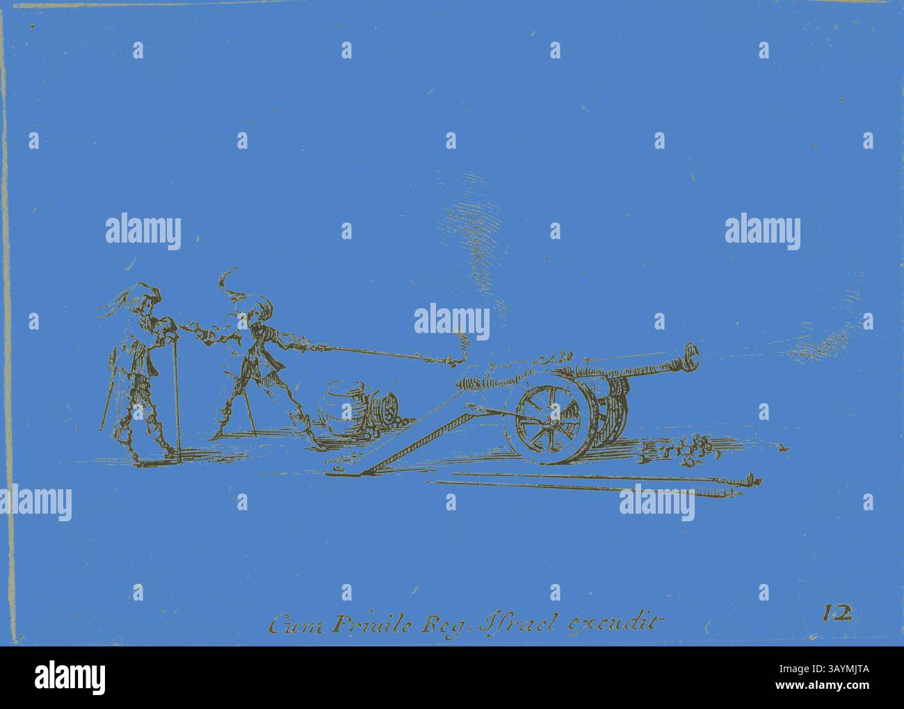 Due figure in abbigliamento storico azionano un cannone, con una persona che punta mentre l'altra sembra prepararsi al fuoco. La scena cattura un momento d'azione, sottolineando il dinamismo della tecnologia militare del periodo. Sparando il canone, piatto dodici delle esercitazioni militari, pubblicato nel 1635, Jacques Callot (francese, 1592-1635), pubblicato da Israël Henriet (francese, 1590-1661), Francia, incisione su carta, 60 x 82 mm arte classica con un tocco moderno reinventata da Artotop Foto Stock