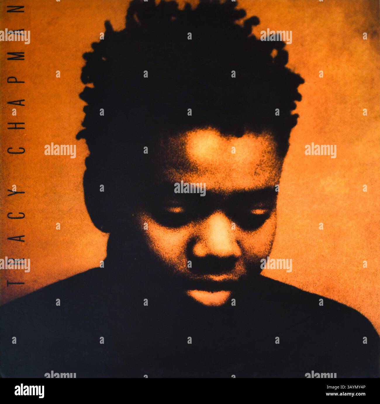 Riproduzione fotografica della copertina dell'album, "Tracy Chapman" del 1988 su LP vinile. Foto Stock