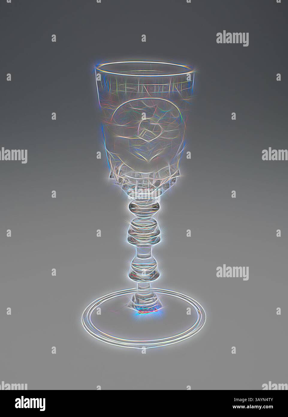 Un calice dal design creativo a forma di teschio si erge su una base sottile, con dettagli intricati e un bagliore etereo che ne esalta la forma unica. Goblet, c. 1740, Germania, Norimberga, Norimberga, vetro, 24,1 x 8,3 cm (1/2 x 1/4 pollici) Arte classica con un tocco moderno reinventata da Artotop Foto Stock