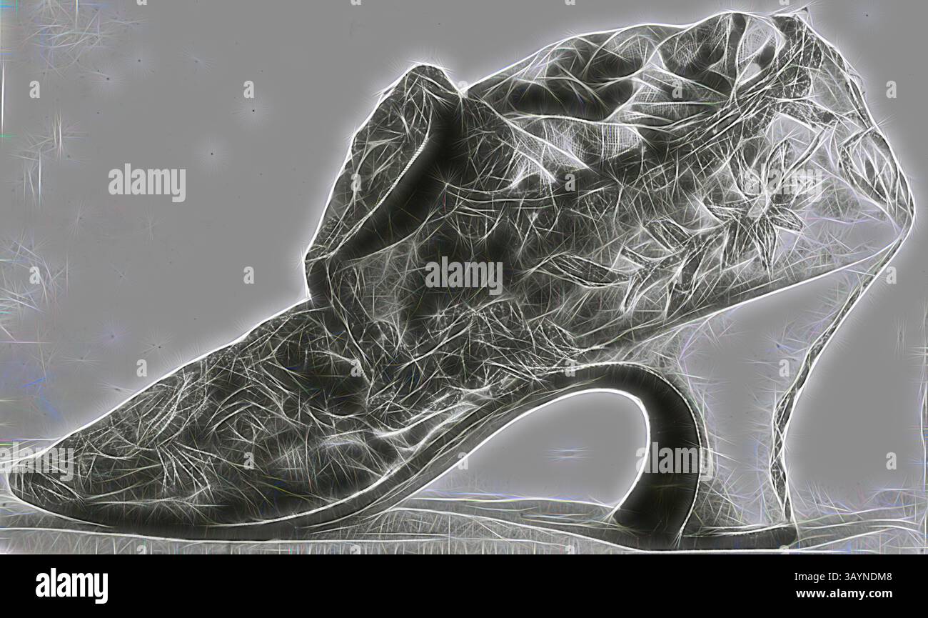 Una scarpa dal tacco alto dallo stile elegante, caratterizzata da un design artistico e unico, una silhouette spettacolare e texture complesse. Scarpa (singola), anni '1770, probabilmente Inghilterra, Inghilterra, raso giallo ricamato con seta e filo metallico, raso e cuciture sul divano Arte classica con un tocco moderno reinventato da Artotop Foto Stock