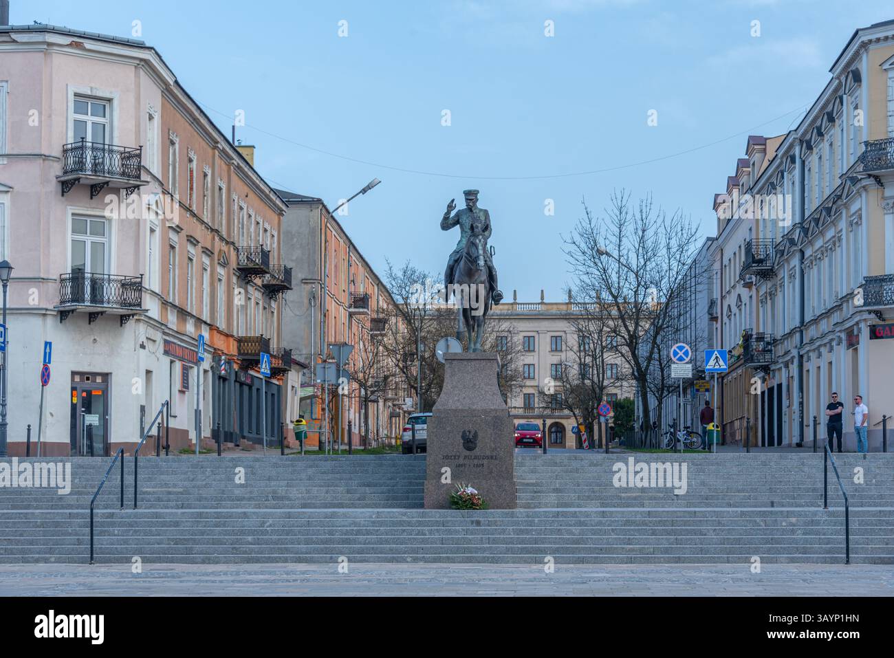Kielce, Polonia, 30 marzo 2024: Monumento al maresciallo Jozef Pilsudski a Kielce, PolandIMAGE Foto Stock