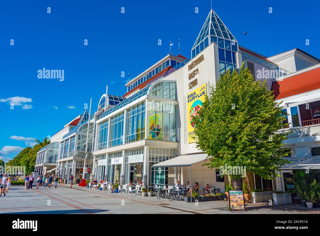 Sopot, Polonia, 12 agosto 2024: Giorno d'estate in una piazza principale di Sopot, Polonia. IMMAGINE Foto Stock