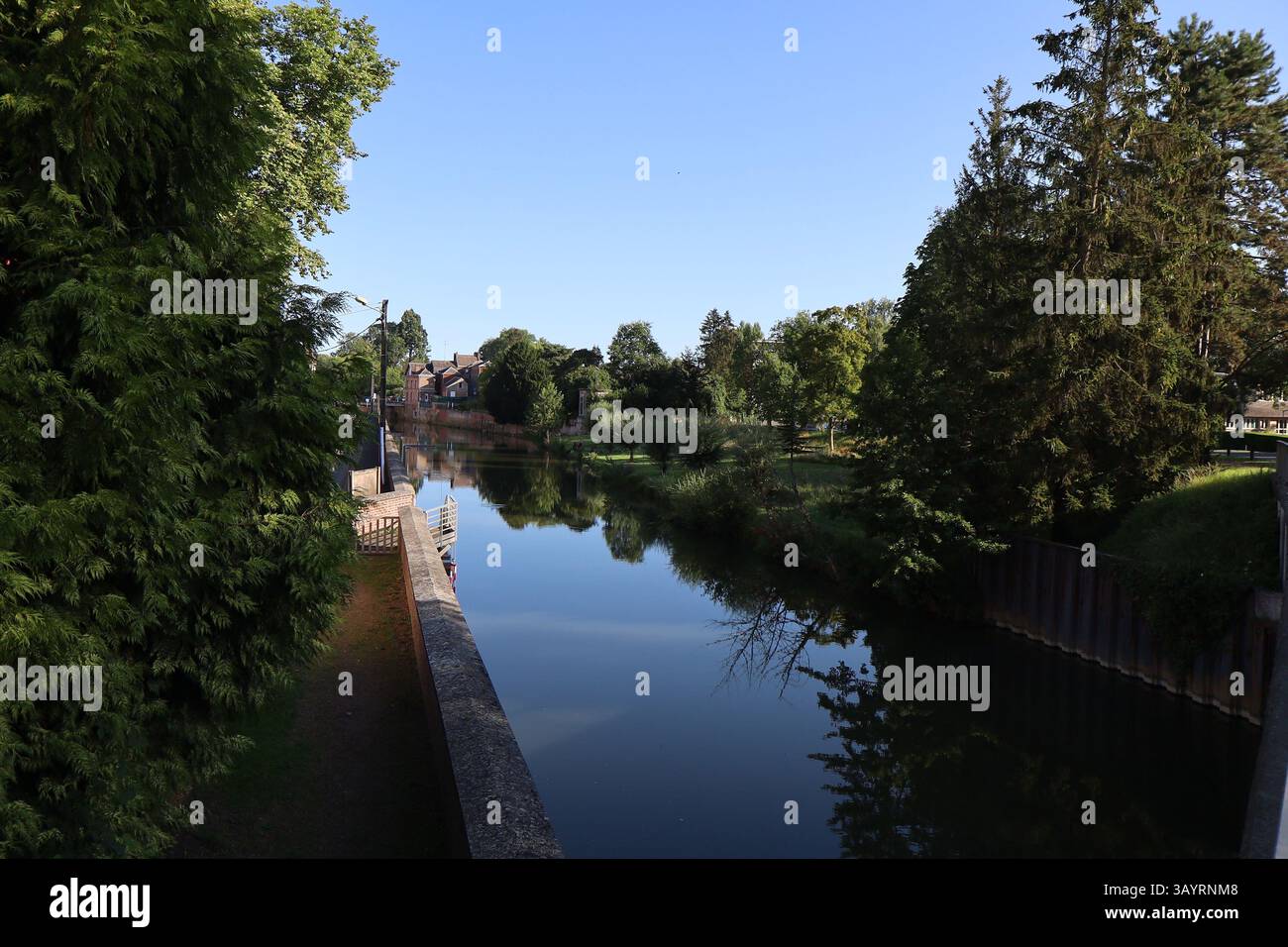 Fiume Oise nella città di Guisa, dipartimento di Aisne, Francia Foto Stock