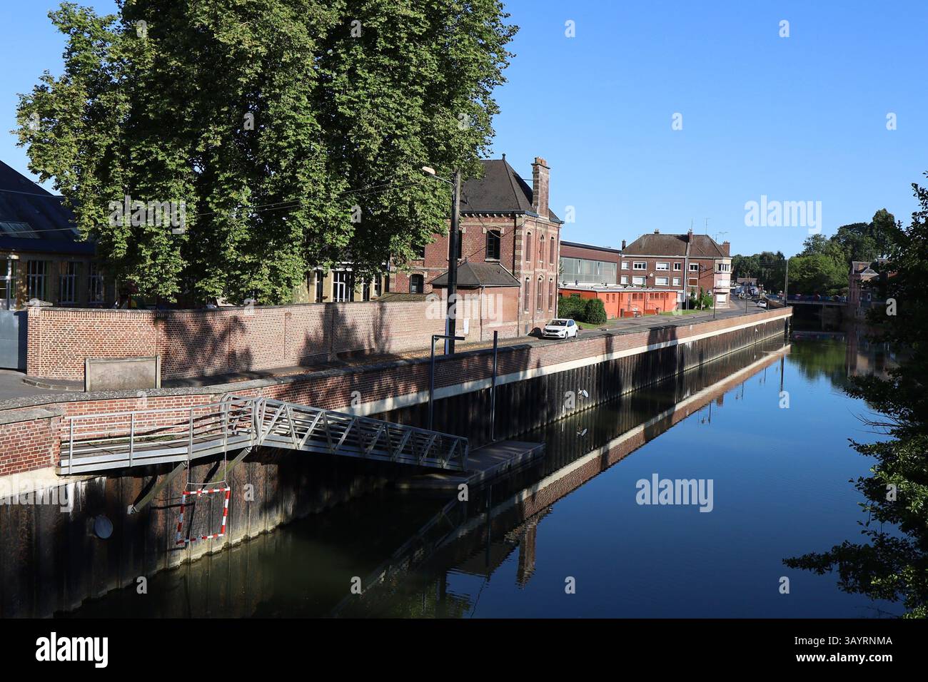 Fiume Oise nella città di Guisa, dipartimento di Aisne, Francia Foto Stock