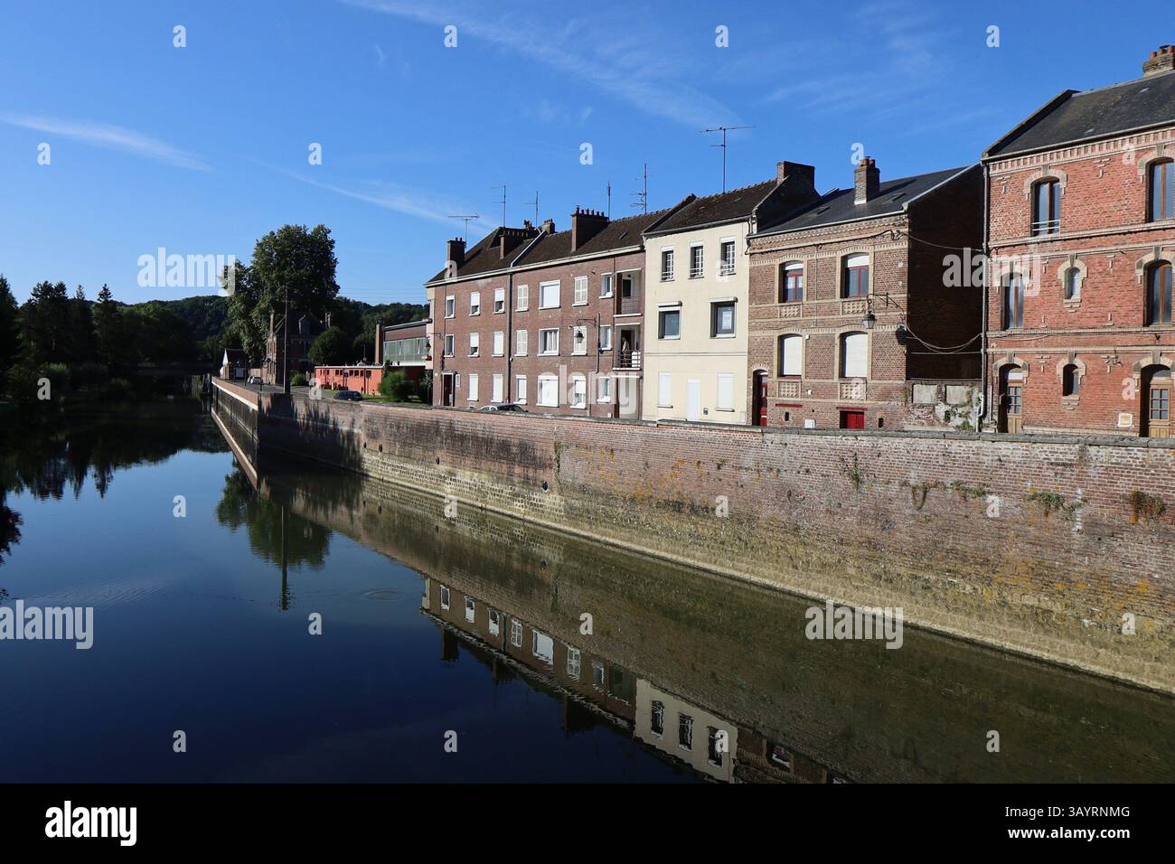 Fiume Oise nella città di Guisa, dipartimento di Aisne, Francia Foto Stock