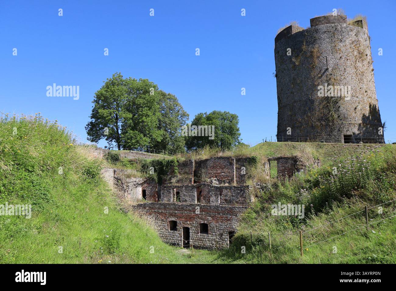 Castello fortificato, città di Guisa, dipartimento di Aisne, Francia Foto Stock