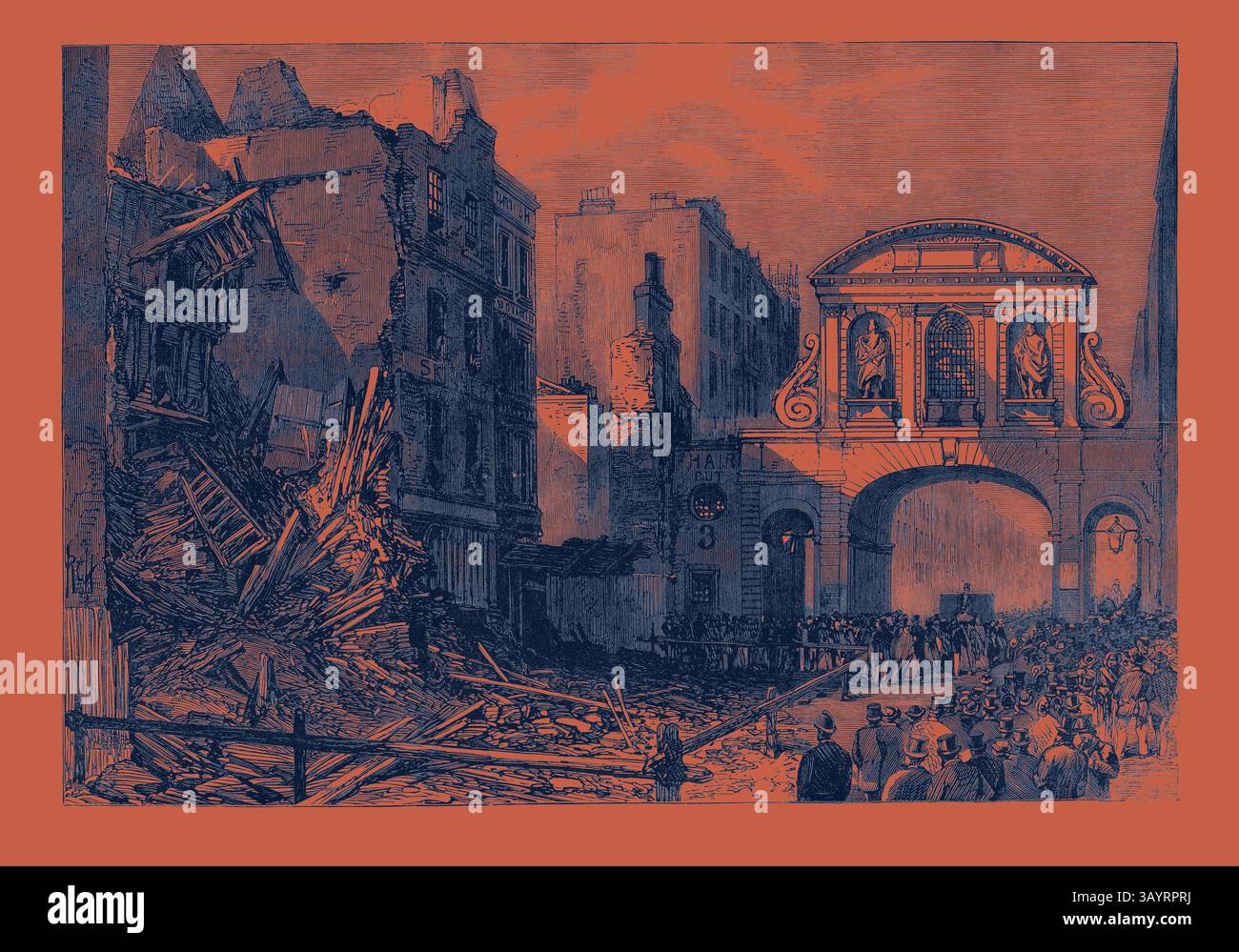 Un paesaggio urbano devastato caratterizzato da edifici sbriciolati, detriti sparsi e una folla che si riunisce vicino a un arco ornato, simboleggiando sia la distruzione che la resilienza in seguito al disastro. Le condizioni del Temple Bar 1868 arte classica con un tocco moderno reinventato da Artotop Foto Stock