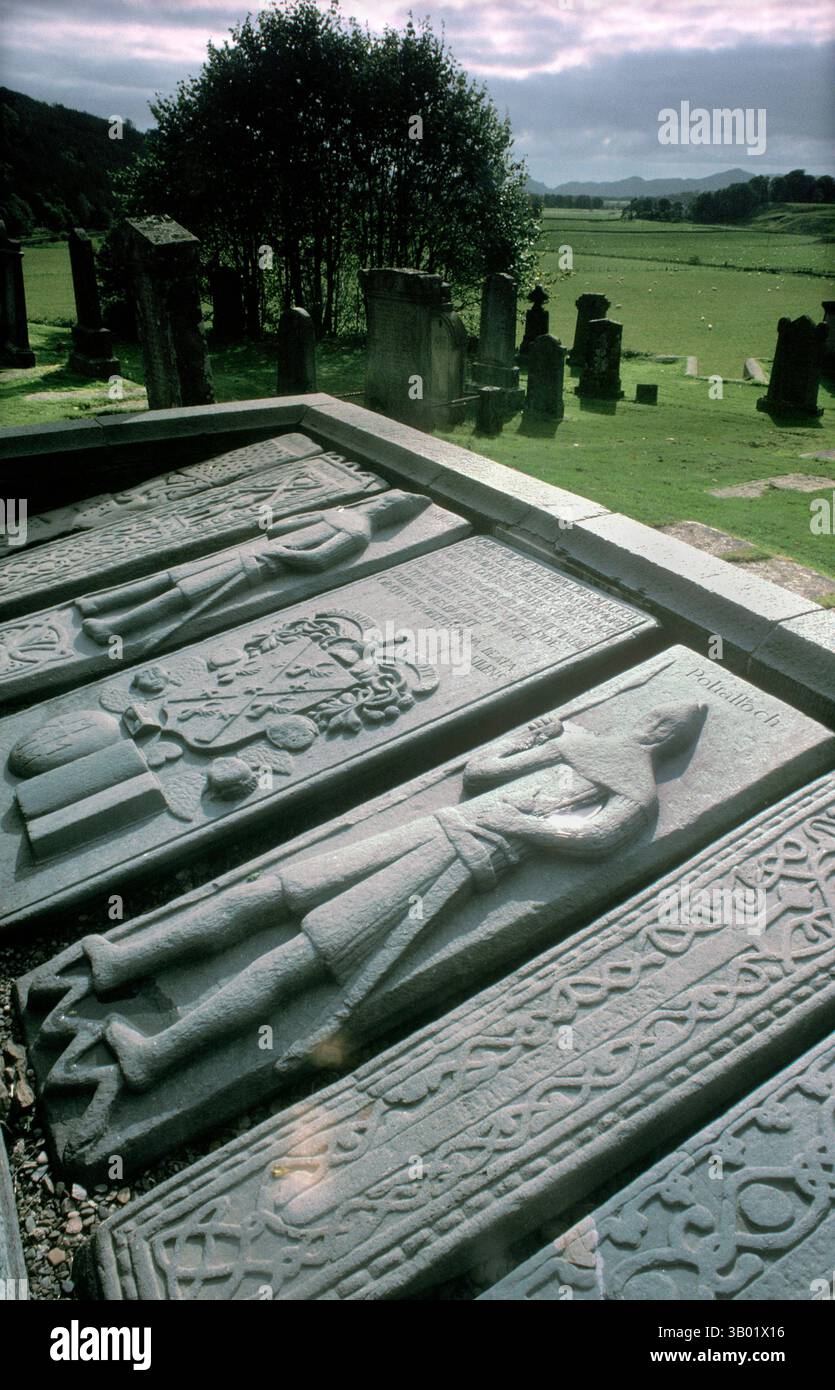 Famiglia Malcolm di Poltalloch, comunemente nota come Graves of the Poltalloch. Sono i proprietari ereditari della tenuta Poltalloch. Argyll, Argyllshire, Scozia 1993 UK 1990s HOMER SYKES Foto Stock