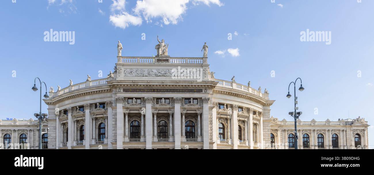 Vienna, Austria - 7 settembre 2024: Burgtheather nazionale di Vienna capitale dell'Austria Foto Stock