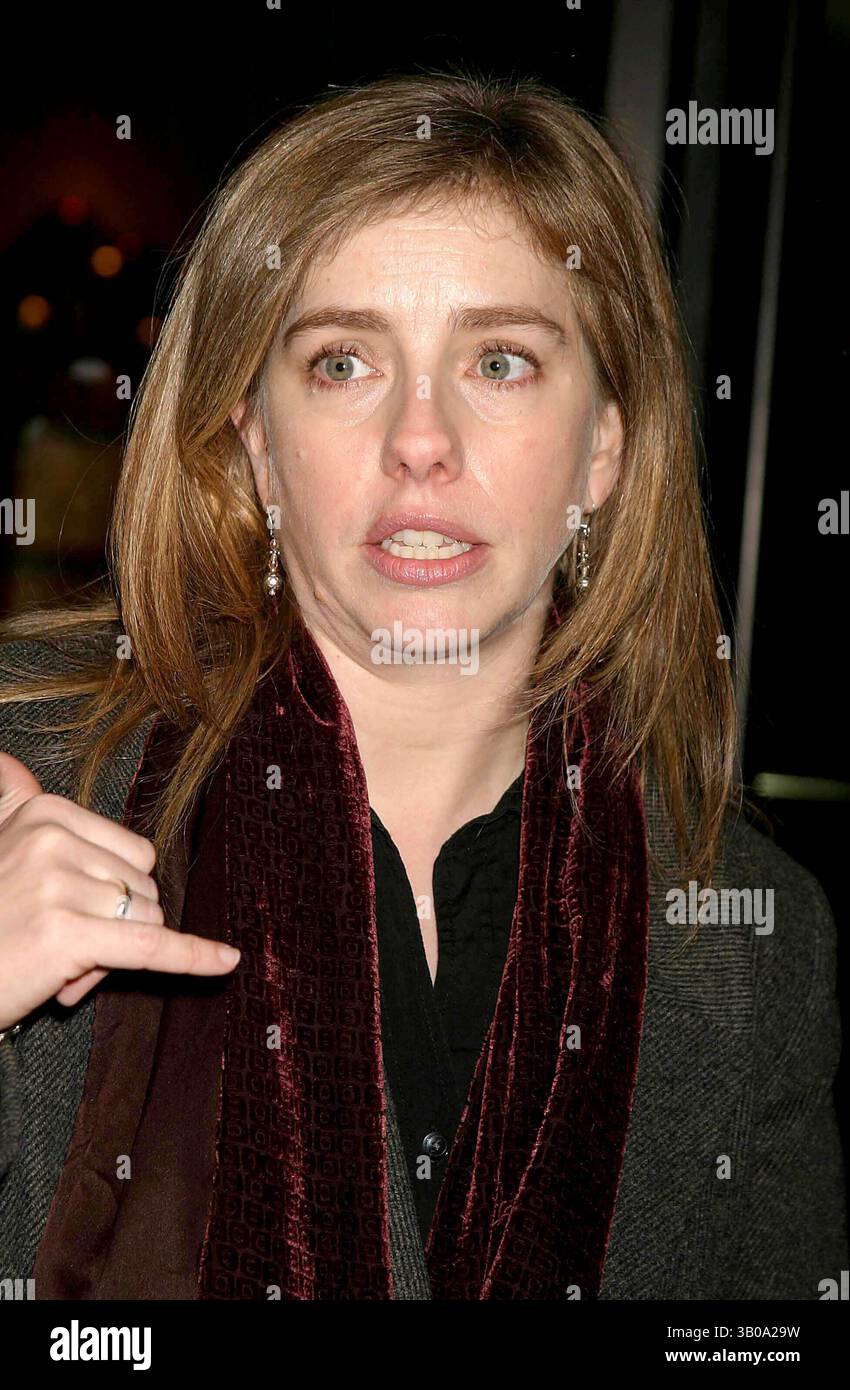 15 NOVEMBRE 2004 - NEW YORK, NEW YORK, STATI UNITI - LISA ROBERTS GILLAN (SORELLA DI JULIA ROBERTS) ARRIVA ALLA PRIMA DI SAMANTHA: AN AMERICAN GIRL HOLIDAY IN AMERICAN GIRL PLACE A NEW YORK NEW YORK IL 14 NOVEMBRE 2004. / 2004..K40386HMC(immagine di credito: © Henry McGee/Globe Photos/ZUMAPRESS.com) Foto Stock