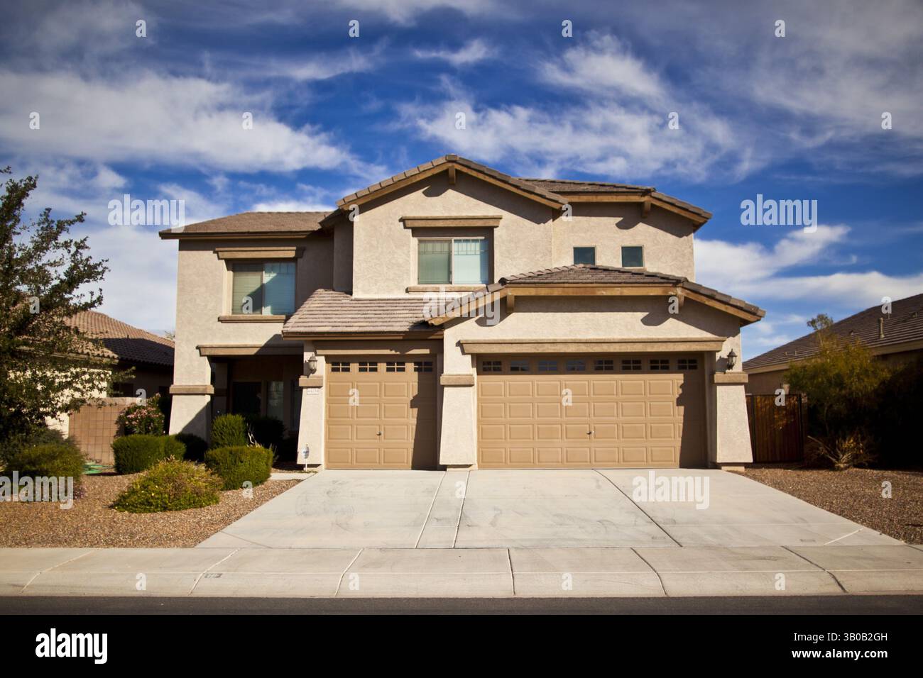 26 dicembre 2010 - Maricopa, Arizona, Stati Uniti - Bristol Palin, 20 anni, ha acquistato questa casa a Maricopa, Arizona, per 72.000. L'ex concorrente di ""Dancing with the Stars"" e figlia dell'ex governatore dell'Alaska Sarah Palin pagò in contanti per la casa in stucco marrone su due livelli, di 3.900 metri quadrati, con tetto in piastrelle, 2 1/2 bagni, un garage con tre auto, giardini con giardini e accesso a una piscina comunitaria. I media locali hanno riferito che la casa è stata costruita nel 2006, al culmine del boom immobiliare dell'Arizona, e venduta per poco meno di 30.000 all'epoca. Palin chiuse la casa all'inizio di dicembre. La casa lo è Foto Stock