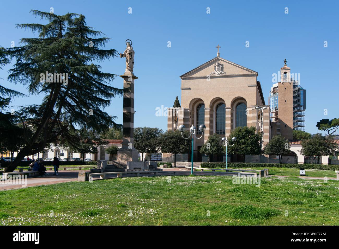 Chiesa di San Marco, un edificio degli anni '30 in stile architettonico fascista a Latina, Italia Foto Stock