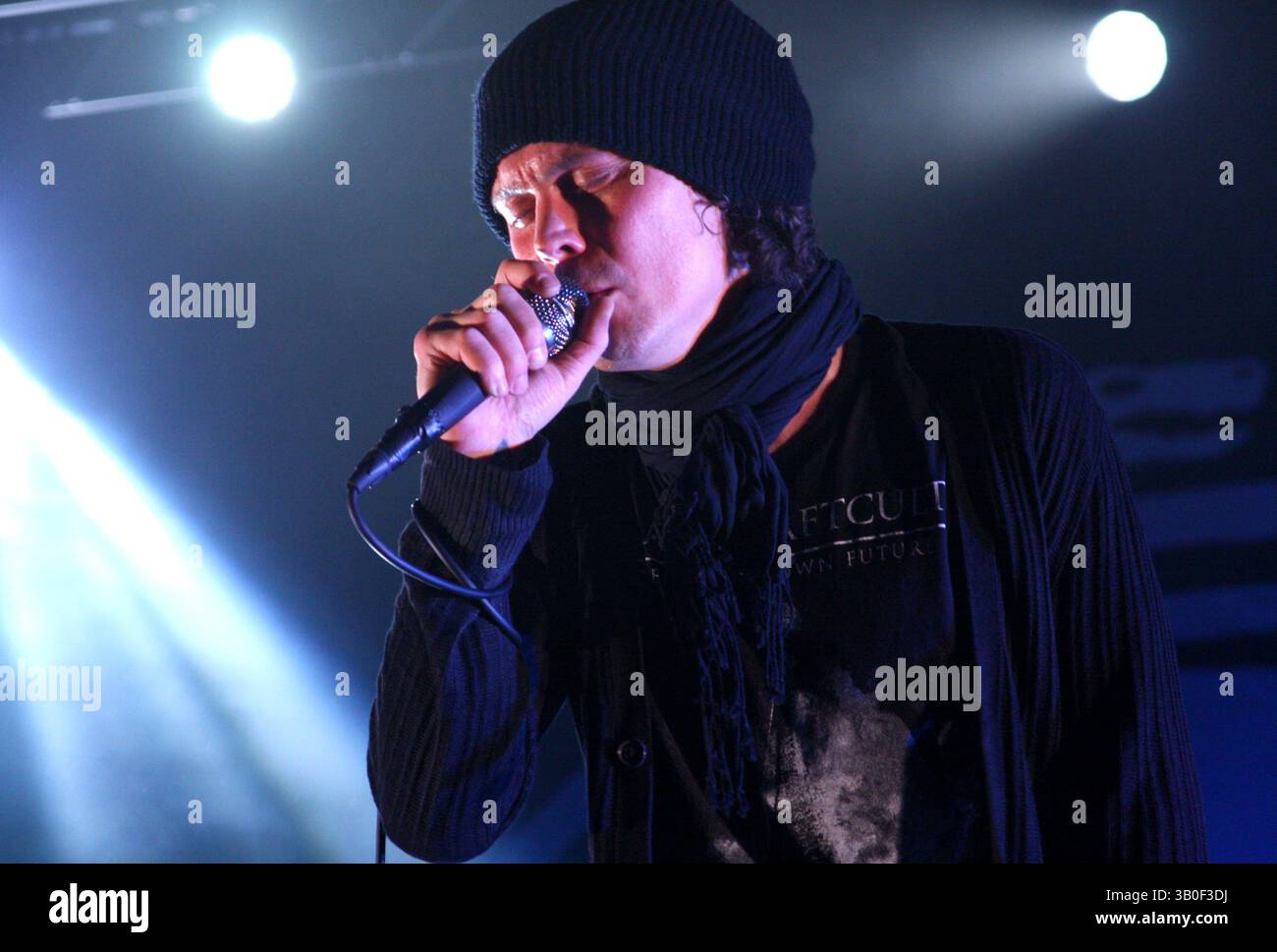 Ville Valo di H.I.M. si esibisce al Gasometer di Vienna, Austria - 13 ottobre 2013 Foto Stock