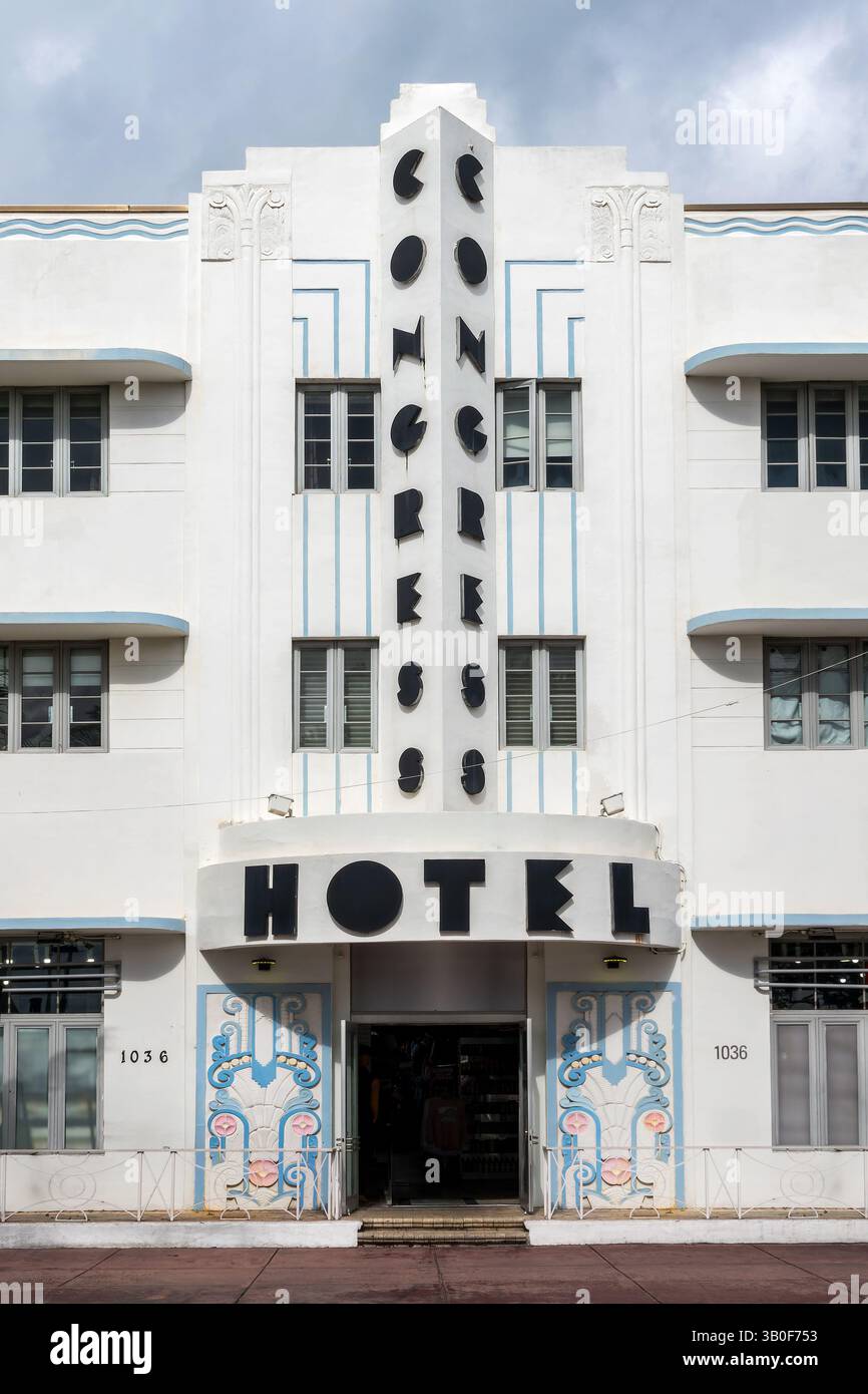 La facciata dell'edificio dell'hotel Congress in Ocean Drive, quartiere Art Deco, architettura a Miami Beach, Florida Foto Stock