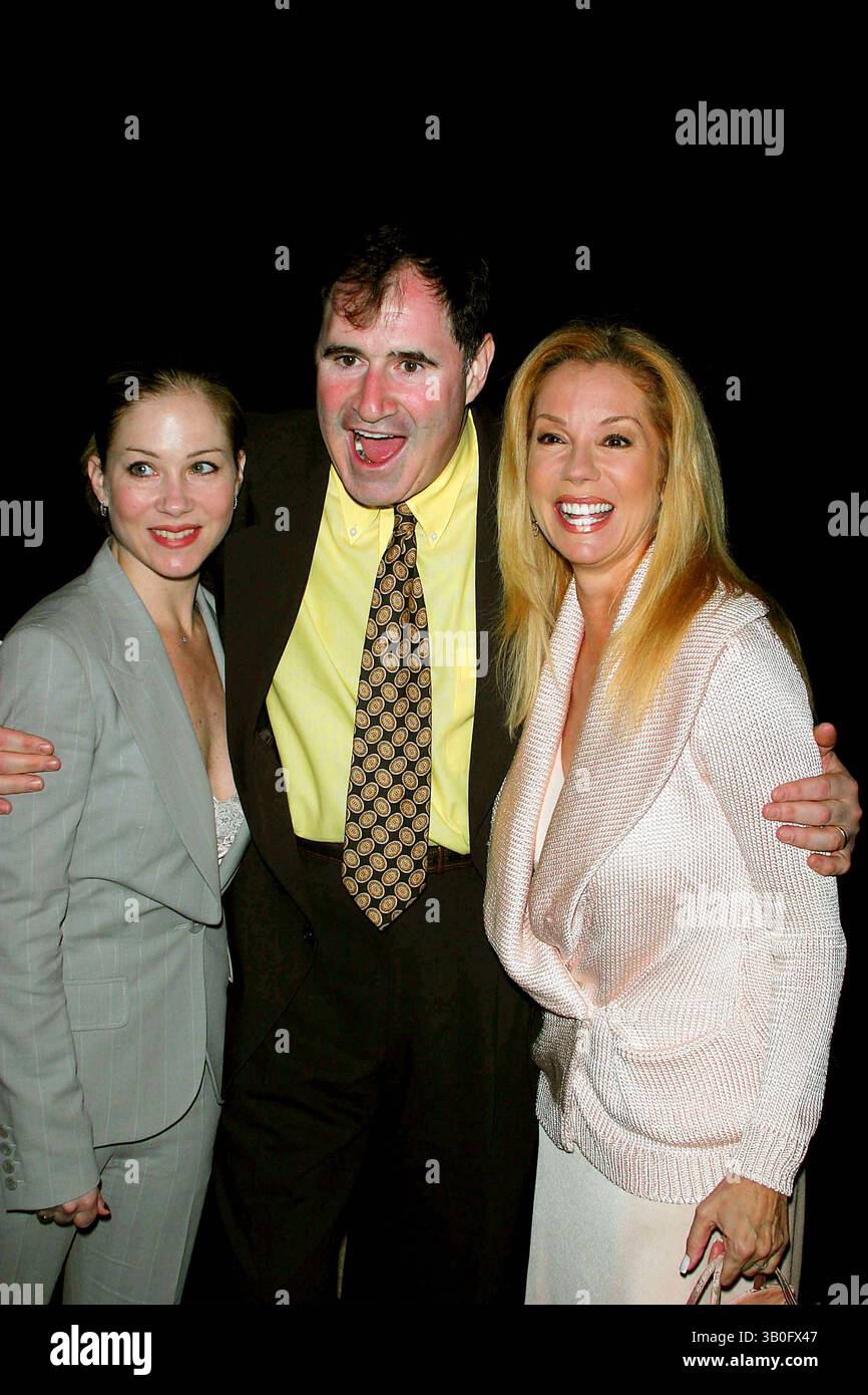 17 maggio 2005 - New York, New York, Stati Uniti - K43291JBB. I NUOVI DRAMMATURGHI 56ESIMO PRANZO ANNUALE DI BENEFICENZA IN ONORE, GEORGE C WOLFE..MARRIOTT MARQUIS HOTEL, NEW YORK New YORK..5-17-2005. - 2005.CHRISTINA APPLEGATE, RICHARD KIND, . E KATHY LEE GIFFORD (immagine di credito: © John Barrett/Globe Photos/ZUMAPRESS.com) Foto Stock