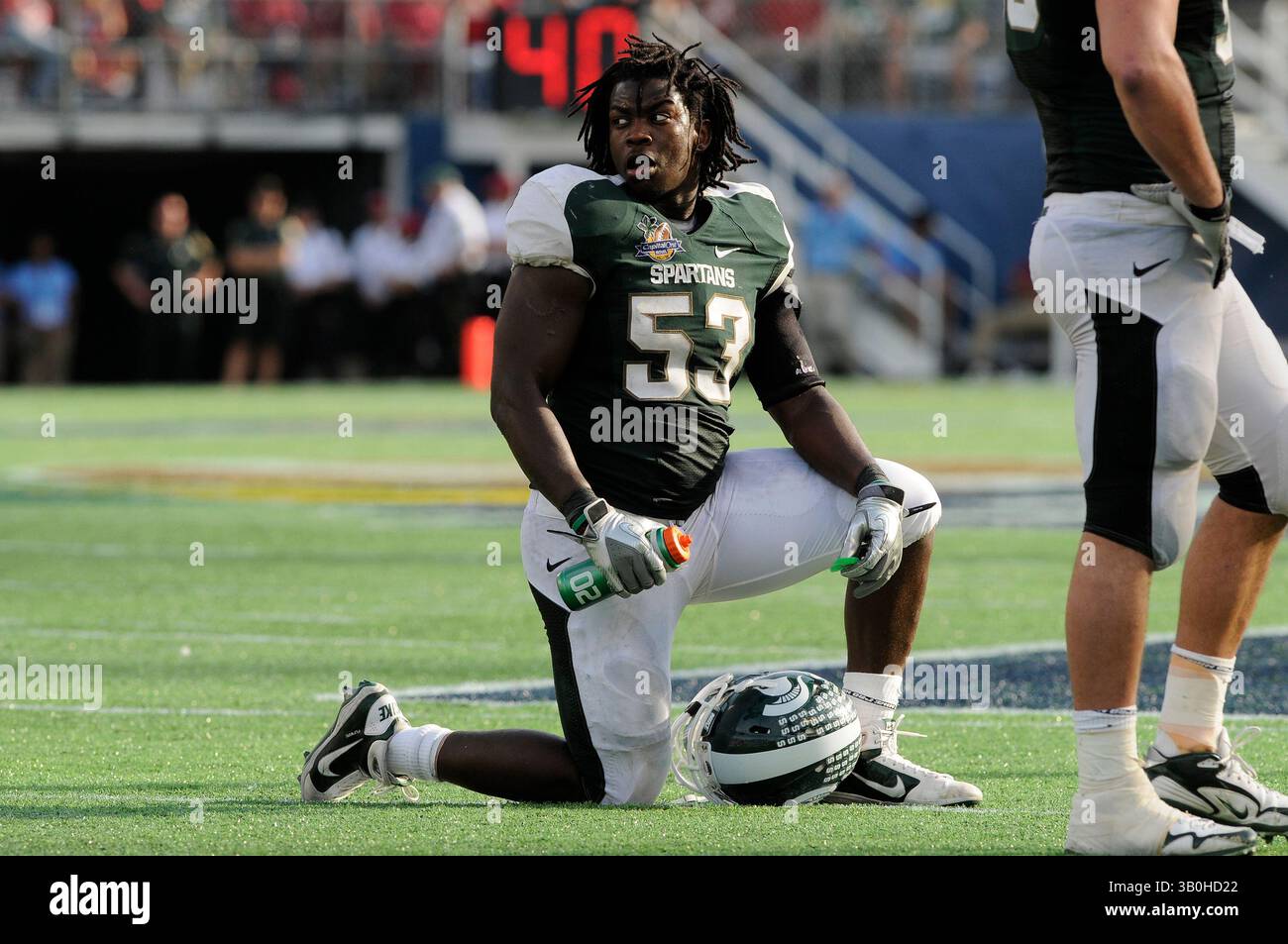1 gennaio 2011: Greg Jones dei Michigan State Spartans in azione durante la partita di football NCAA tra MSU e Alabama Crimson Tide al Capital One Bowl 2011 di Orlando, Florida. Alabama ha battuto il Michigan State 49-7. (Immagine di credito: © JC Ridley/Cal Sport Media/ZUMAPRESS.com) Foto Stock