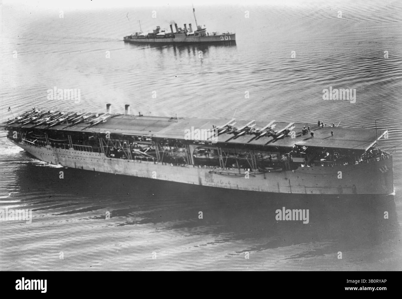 1922 - Stati Uniti - la USS Langley, la prima portaerei statunitense, in mare. (Immagine di credito: © BuyEnlarge/ZUMAPRESS.com) Foto Stock